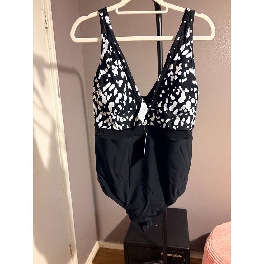 Cupshe Black White Leopard One Piece Swimsuit Built in Bra Women 1X NWT